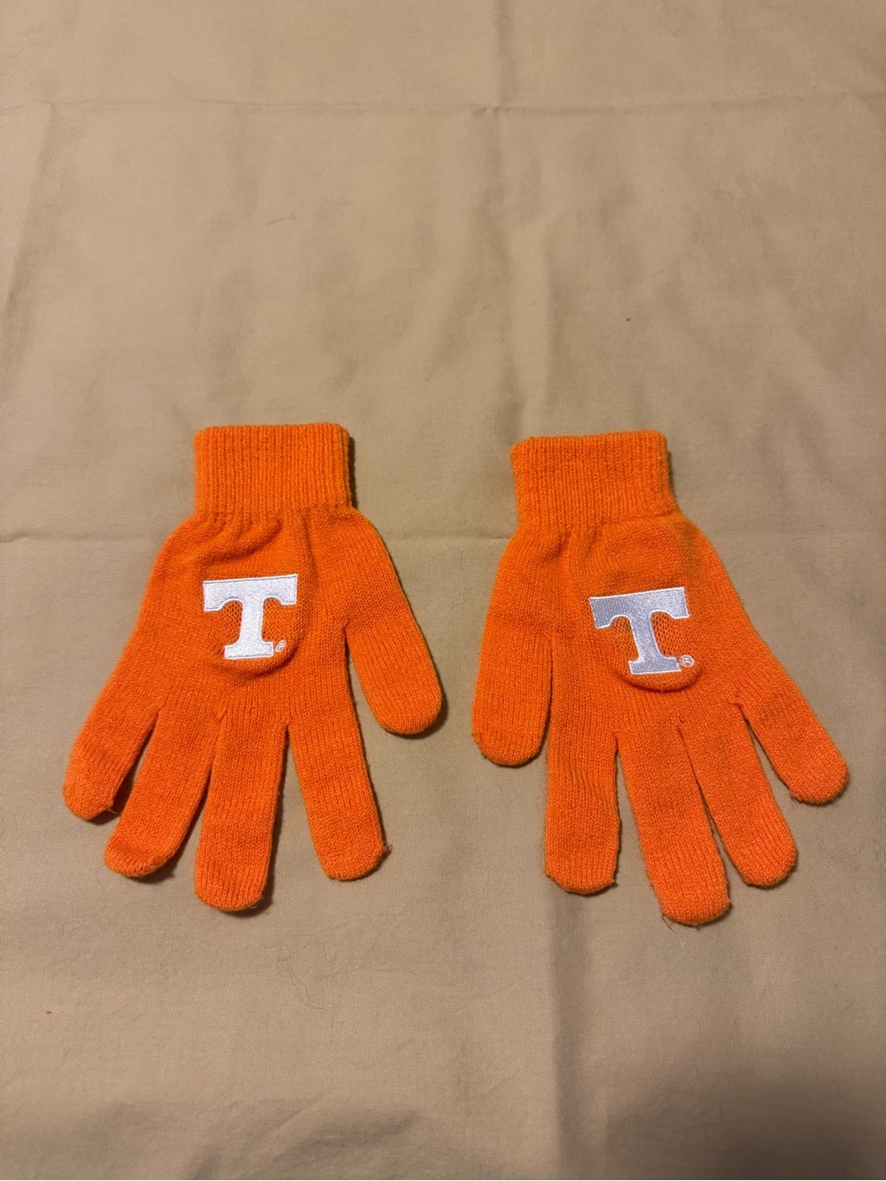 Tennessee Vols adidas Kids Bright Orange Knit Gloves with White 'T' Logo